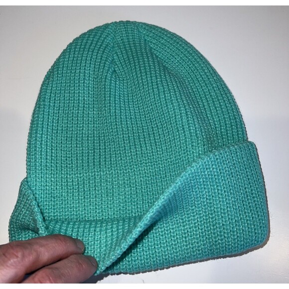 Baileys Liqueur MERCH Vanilla Mint Shake Cuffed Beanie Hat Cap Green RARE New - Picture 4 of 7